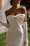 Robe de mariée courte blanche bodycony sans bretelles avec nœud (sans gants)