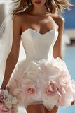Robe courte de mariée courte Sweetheart Bodycon en satin ivoire avec des fleurs 3D
