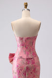 Robe de bal longue en Jacquard sans bretelles en fuchsia avec fente de sirène sirène en fuchsia