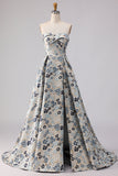 Robe de bal longue de promo à motif de fleurs bleues sans bretelles en ligne A