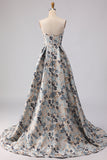 Robe de bal longue de promo à motif de fleurs bleues sans bretelles en ligne A