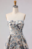 Robe de bal longue de promo à motif de fleurs bleues sans bretelles en ligne A