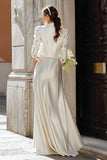 Robe de mariée longue au sol en satin ivoire en 2 pièces à col en V avec veste