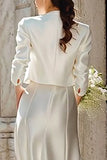 Robe de mariée longue au sol en satin ivoire en 2 pièces à col en V avec veste