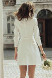 Robe de mariée courte à col bateau bodycon en ivoire avec boutons