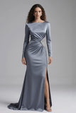 Robe formelle à manches longues en satin bleu poussiéreux avec des strass