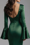 Robe longue formelle en satin vert foncé à col bateau