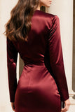 Robe formelle à manches longues en satin bordeaux à col en V