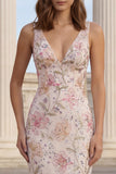 Robe longue à fleurs à col en V perlée en sirène rose avec volants