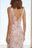 Robe longue à fleurs à col en V perlée en sirène rose avec volants