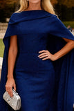 Longue robe formelle en sirène florale bleu marine avec cape