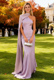 Écharpe à col violet clair sur une épaule sirène longue robe formelle
