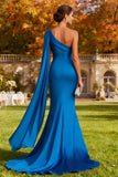 Robe formelle de sirène longue sur une épaule bleu royal avec serpentin latéral