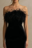 Robe longue de fête de fête en velours noir bustier bustless avec plumes