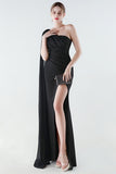 Robe formelle noire sirène à une épaule avec serpentin