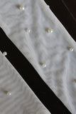Longs gants de mariage de mariée perlés en dentelle blanche avec des perles