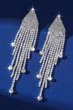 Boucles d’oreilles longues de bal argentées argentées à franges scintillantes avec des strass