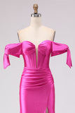 Robe de bal longue de bal en forme de sirène fuchsia à épaules dénudées, corset perlé et fendue