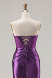 Corset sans bretelles perlé en sirène violet foncé longue robe de bal avec fente