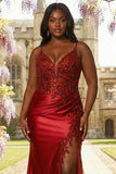 Robe de bal longue grande taille appliquée en satin bordeaux avec une fente