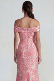 Blush Jacquard sur les épaules Fourreau froncé Robe longue de cérémonie avec fente