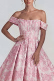 Corset Jacquard rose à épaules dénudées, une robe midi Line