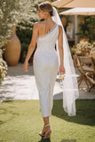 Robe de mariée blanche à fourreau en dentelle à une épaule