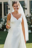 Robe de mariée en satin midi en dentelle blanche en V