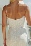 Robe de mariée en dentelle blanche à bretelles fines