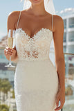 Robe de mariée midi en dentelle ivoire à bretelles fines