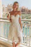 Robe de mariée en dentelle ivoire décollée sur l’épaule A Line
