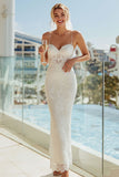 Robe longue de mariée en dentelle à bretelles fines en fourreau ivoire