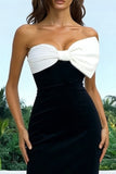 Robe formelle fourreau froncée noire et blanche sans bretelles