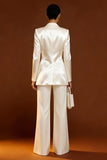 Costume d'affaires femme 2 pièces ivoire à col châle et boutonnage simple