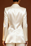 Costume d'affaires femme 2 pièces ivoire à col châle et boutonnage simple