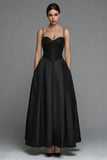 Robe formelle longue à bretelles noires scintillantes