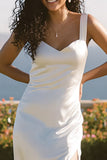 Robe de fiançailles blanche à longues bretelles épaisses, fourreau jusqu’à la cheville