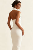 Robe blanche simple à fourreau nu-haut