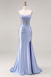 Corset de satin perlé bleu poussiéreux avec longue robe de bal avec fente
