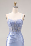 Corset de satin perlé bleu poussiéreux avec longue robe de bal avec fente