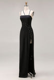 Robe formelle longue à bretelles fines en satin à fourreau noir avec fente