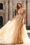 Robe de bal longue en tulle perlée vert sauge avec broderie
