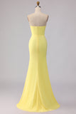Robe longue de demoiselle d’honneur jaune sans bustier