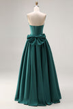 Corset longue longue-forme perlée en satin vert foncé en ligne A avec un nœud