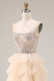 Robe de bal longue abricot à bretelles fines rangée de perles et paillettes
