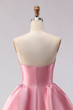 Robe de bal longue en satin rose poudré à la ligne structurée et jupe ample