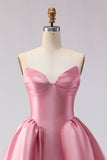 Robe de bal longue en satin rose poudré à la ligne structurée et jupe ample