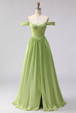 Corset long de bal en satin vert décollé sur les épaules avec fente