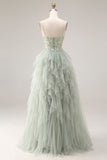 Longue robe de bal en tulle vert poussiéreux en ligne A à bretelles fines Corset avec volants