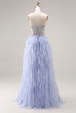 Robe de bal longue de bal en tulle appliquée à plume légère avec brides fines et volants